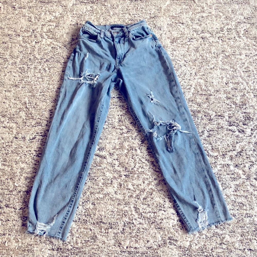 Light blue straight leg pants. Size - 00 Inseam - 26”